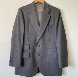 Cartier Collection Botany 500 Gray Wool Pinstripe 2 Button Sport Coat
